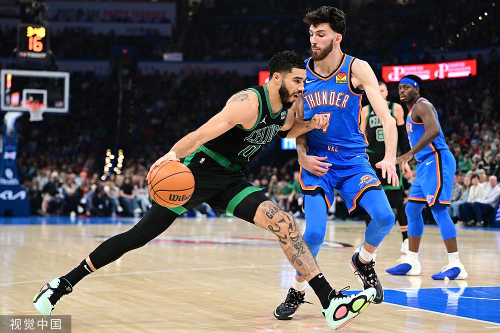 在这场胶着 在这场胶着