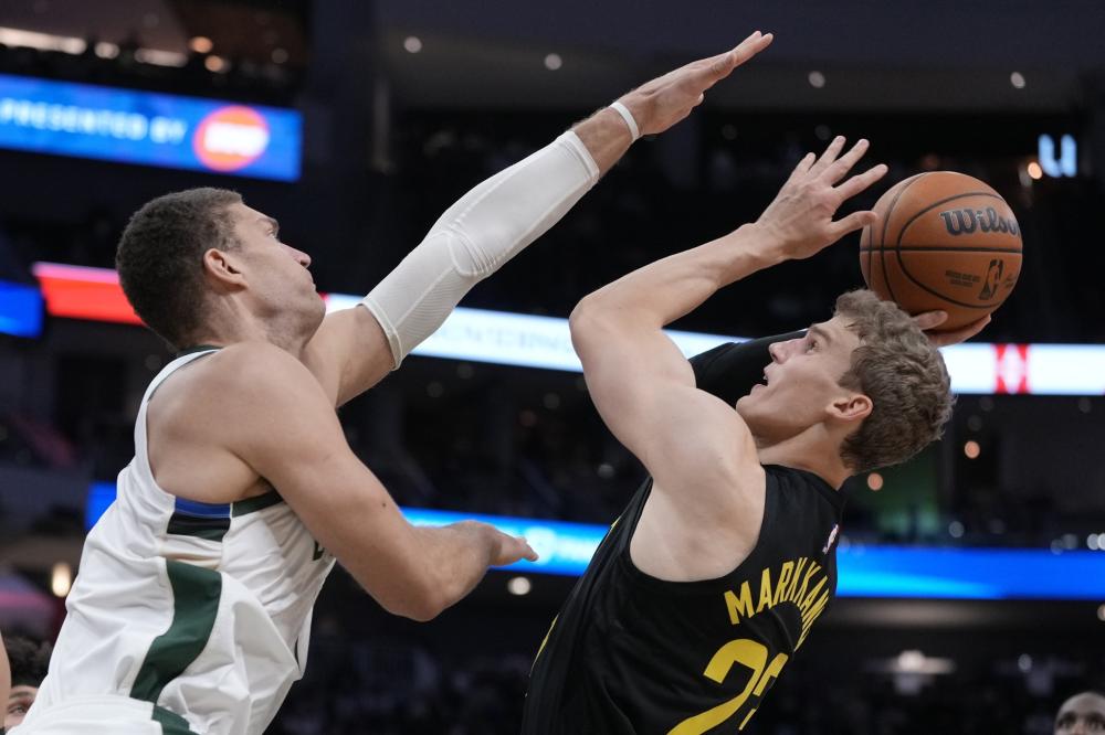 使女队在本 使女队在本