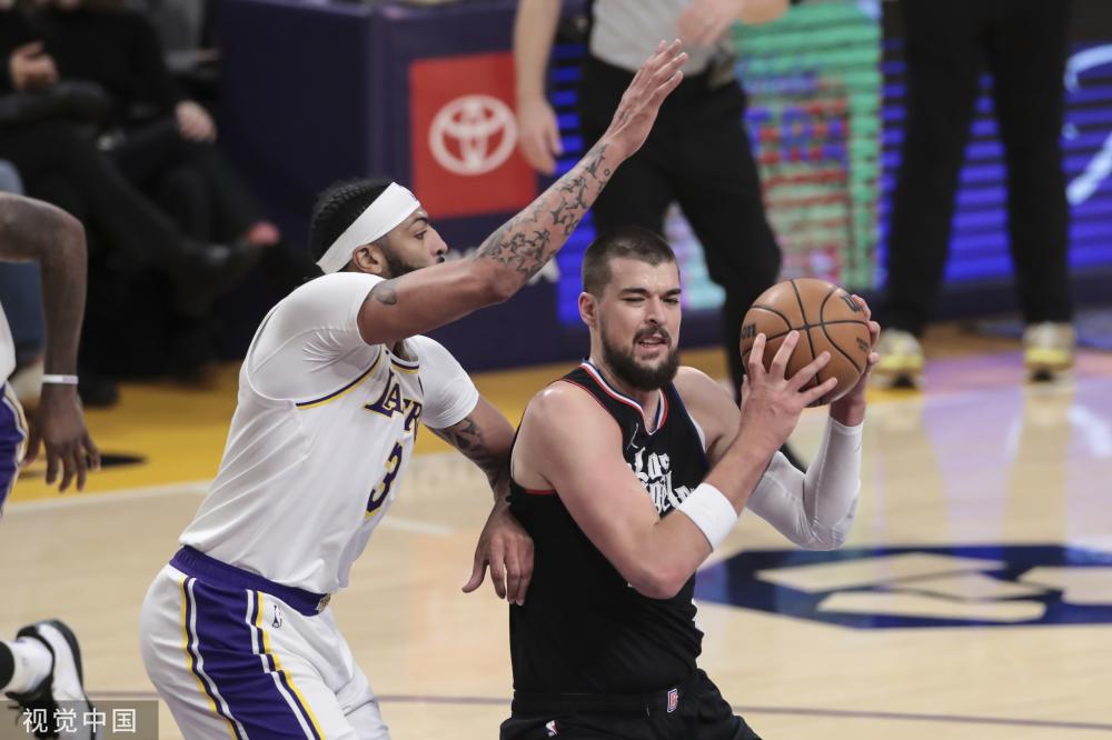 詹姆斯和浓 詹姆斯和浓