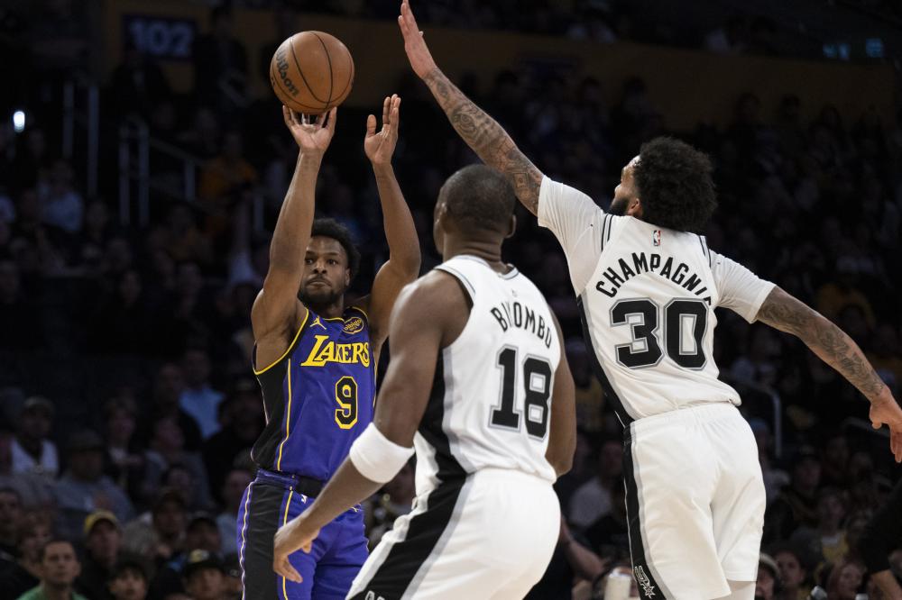 为比赛增添 为比赛增添